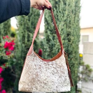 Elegant Brown and Cream Women's Shoulder Bag